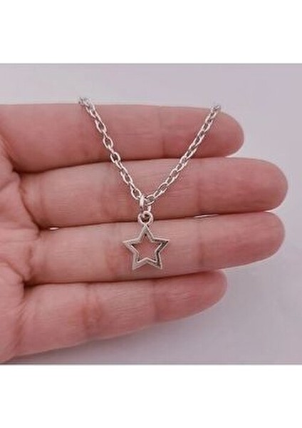 Aesthetic Yıldız Kolye Gümüş Renkli 45 cm Uzunlukta Kadınlar İçin Şık Tasarım fiyatları