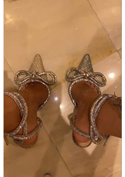 Kadın Gümüş Simli Saten Sivri Burun Abiye Ayakkabı 8cm Şeffaf Topuklu Taşlı Fiyonk Detaylı fiyatları