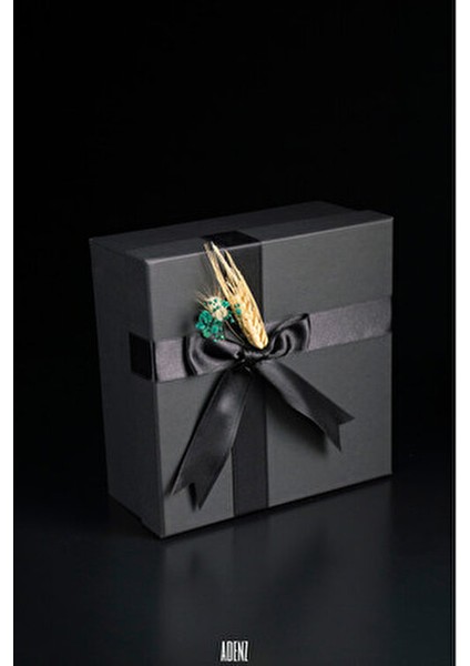 Hediye Kutusu Siyah - Kırpık Kağıt - 1 Sınıf Saten Kurdele- Kuru Çiçek Süsleme- Yılbaşı