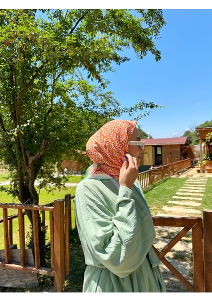 Papatya Desenli Eşarp Turuncu modelleri