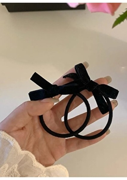 Kadın 2'li Siyah Kadife Fiyonk Toka modelleri