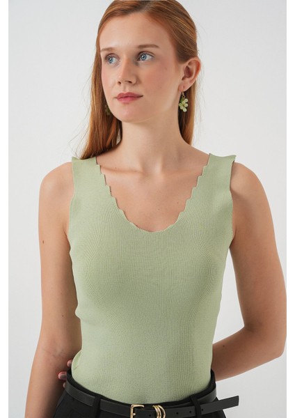 Kadın BDART Slim Fit V Yakalı Esnek Bluz Green fırsatları