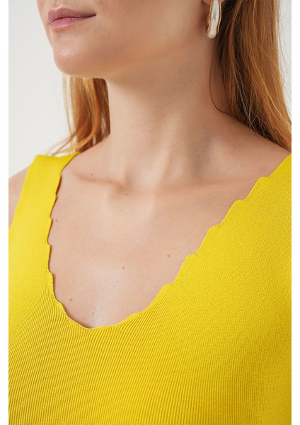 Kadın BDART Slim Fit V Yakalı Esnek Bluz Yellow indirimleri