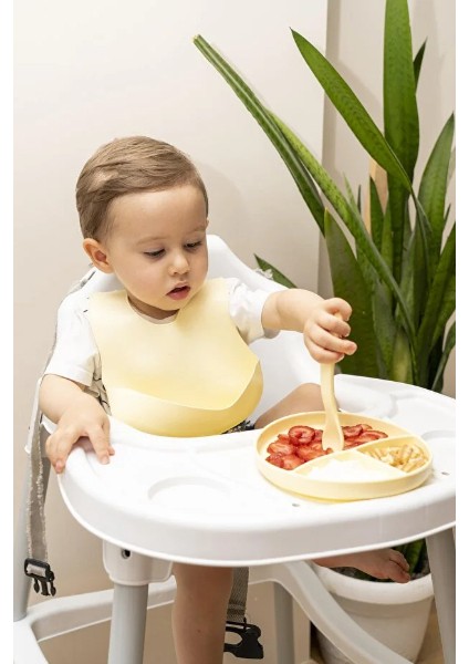 Sarı 3’lü Silikon Yemek Seti – Önlük + Diş Kaşıyıcılı Kaşık + Vakumlu Tabak modelleri