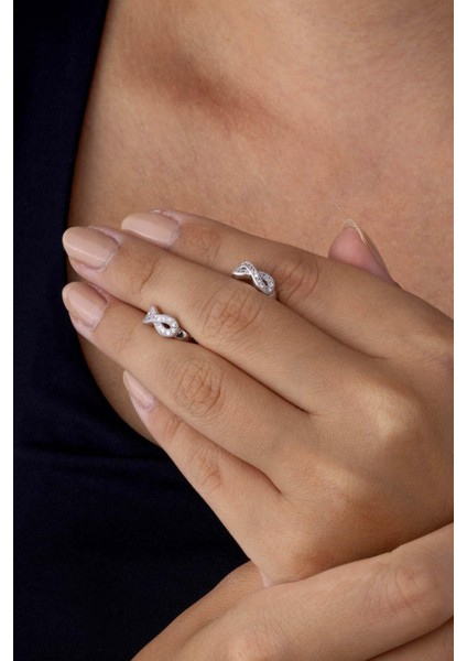 Sonsuzluk Model Beyaz Altın Kaplama Gümüş Tamtur Kadın Küpe