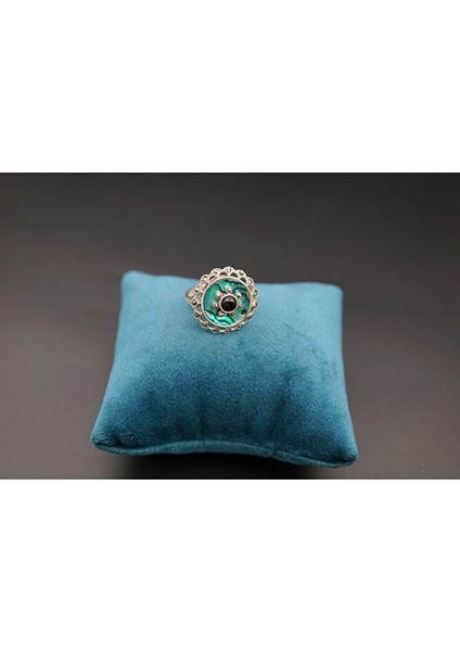 925 Ayar Gümüş Kadın Yuvarlak Zümrüt Yüzük SY0003