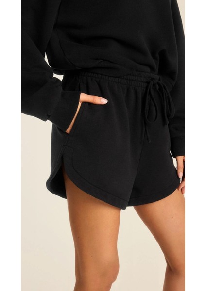 Bağcıklı Yırtmaç Detaylı Eşofman Şort