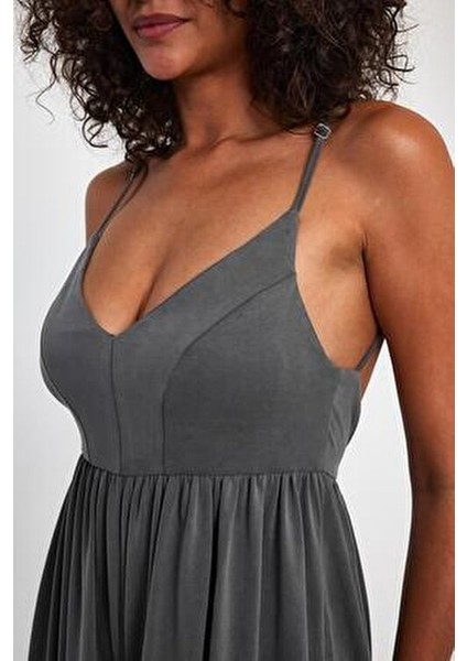 Kadın Klasik V Yaka Kloş Askılı Tulum Elbise Özel Günler İçin Siyah Renk modelleri