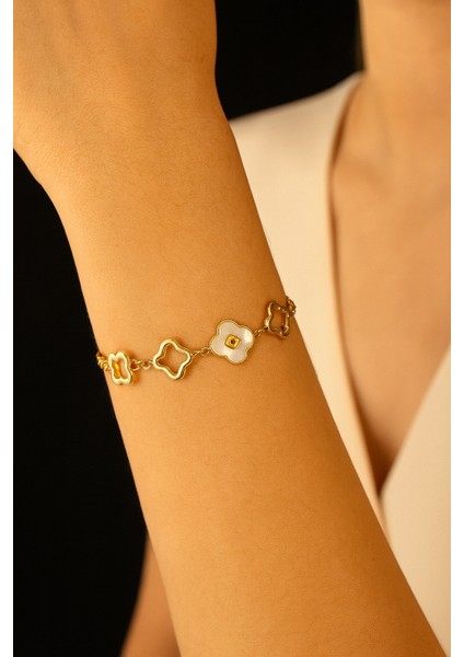 Kadın Beyaz Mineli Yonca Objeli Gold Renkli Çelik Bileklik fiyatları