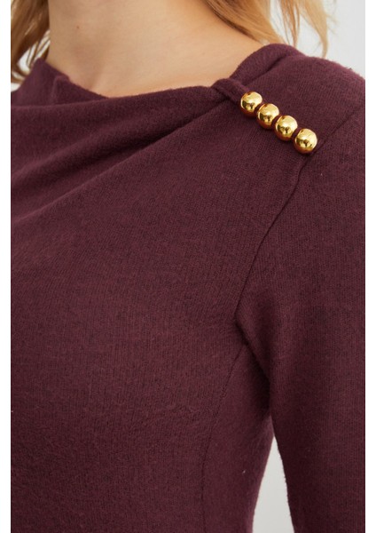 Omuz Aksesuarlı Degaje Yaka Bluz indirimleri