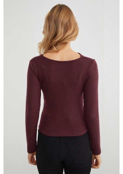 Omuz Aksesuarlı Degaje Yaka Bluz