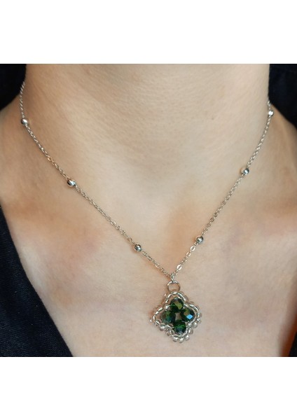 Koyu Yeşil Kristal Taşlı Yonca Kolye - Kadın Zarif Şık Takı Hediyelik Şans Kolyesi - Trend Minimalist Aksesuar Günlük Kombin ve Özel Gün Hediyesi - Yonca Şans Kolyesi indirimleri