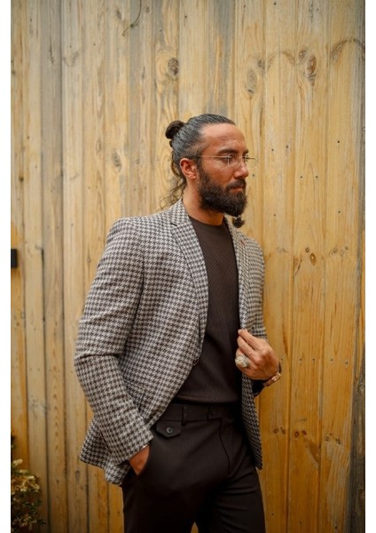 Özel Tasarım Mono Yaka Desenli Kapak Cep Detaylı Ceket fiyatları