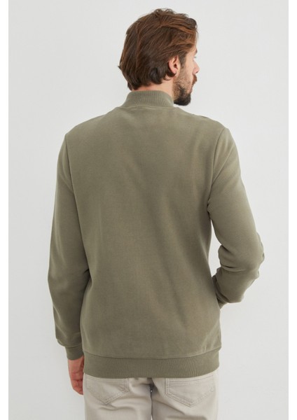 Fermuarlı Dik Yaka Hırka