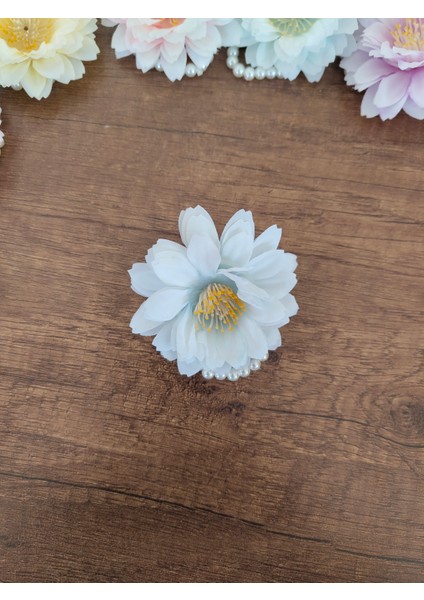 Nilüfer Çiçeği Figürlü Küçük Boy Incili Lastik Toka 1 Adet fiyatları