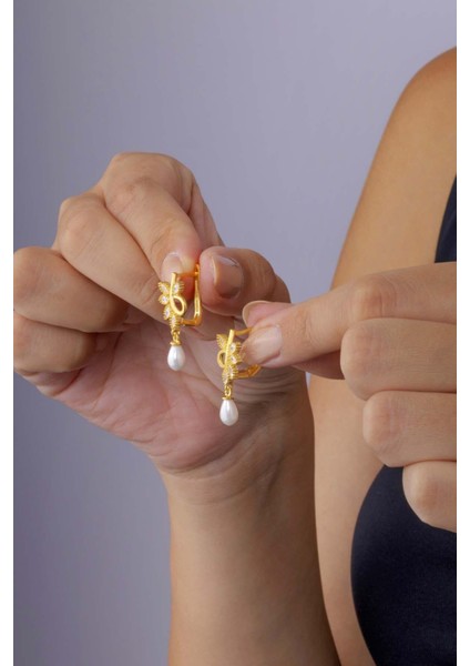 Kelebek Model Inci Taneli Altın Kaplama Gümüş Kadın Küpe fiyatları