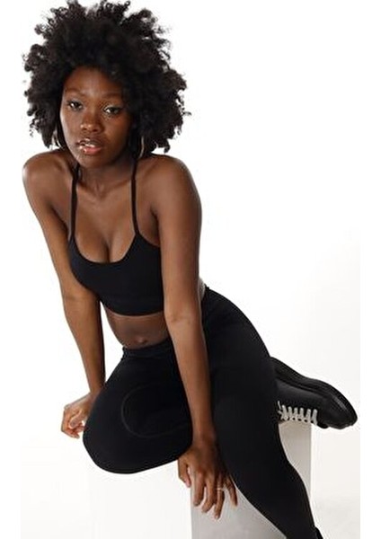 Virtus Çapraz Askılı Pedli Seamless/dikişsiz Büstiyer Siyah indirimleri