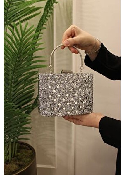 Gümüş Çift Yönlü Taşlı Oynar Saplı ve Zincir Askılı Abiye Çanta fiyatları