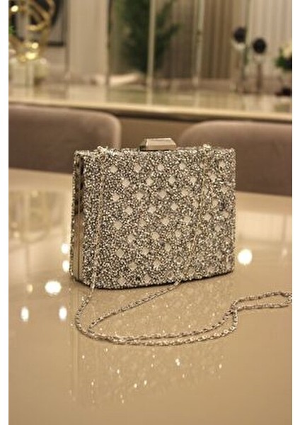 Gümüş Çift Yönlü Taşlı Oynar Saplı ve Zincir Askılı Abiye Çanta modelleri