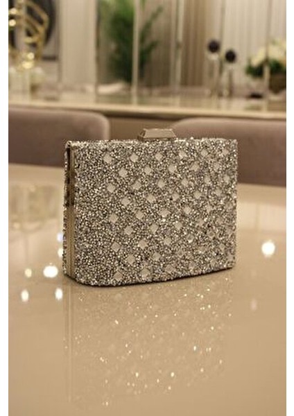 Gümüş Çift Yönlü Taşlı Oynar Saplı ve Zincir Askılı Abiye Çanta indirimleri