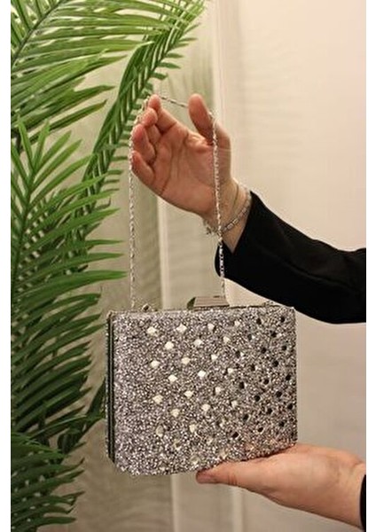 Gümüş Çift Yönlü Taşlı Oynar Saplı ve Zincir Askılı Abiye Çanta