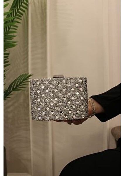 Gümüş Çift Yönlü Taşlı Oynar Saplı ve Zincir Askılı Abiye Çanta