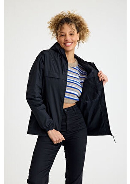 Kadın Içi Astarlı Suya Dayanıklı Kapüşonlu Cepli Yağmurluk