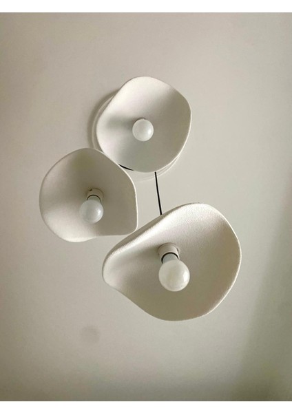 Dekoratif Asimetrik 3’lü Avize – LED Uyumlu Modern Beyaz Sarkıt Aydınlatma