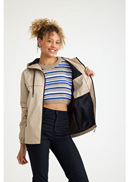 Kadın Içi Astarlı Suya Dayanıklı Kapüşonlu Cepli Yağmurluk modelleri