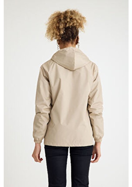Kadın Içi Astarlı Suya Dayanıklı Kapüşonlu Cepli Yağmurluk