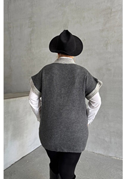 Büyük Beden V Yaka Kısa Kollu Triko Süveter Şık Tasarım ve Rahat Kullanım