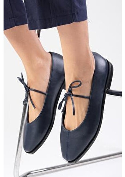 Elaine Lacivert Renk Bağcıklı Kadın Babet Ayakkabı fiyatları