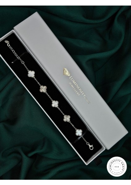 925 Ayar Gümüş Erkek ve Kadın Yonca Model Özel Kalem Işçilikli ve Beyaz Doğal Taşlı Bileklik - Van indirimleri