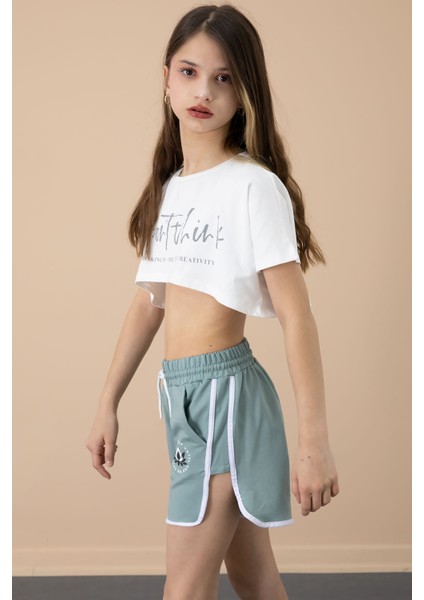 Yeşil Yanları Yırtmaçlı Çiçek Baskılı Beli Lastikli Kız Çocuk Şort 20741