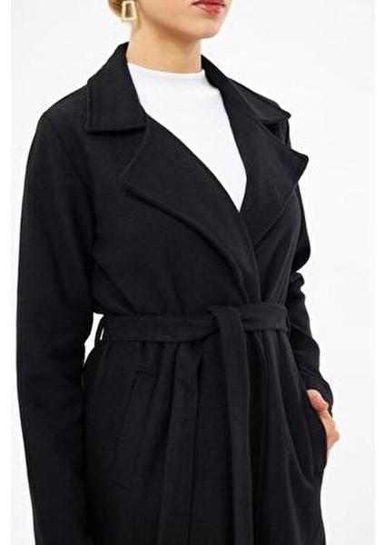 Kadın Siyah Kuşaklı Kışlık Kaşe Kaban Astarsız