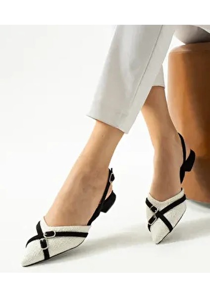 Şıklığın Simgesi Kadın Siyah ve Beyaz Sivri Burunlu Topuklu Babet Ayakkabı