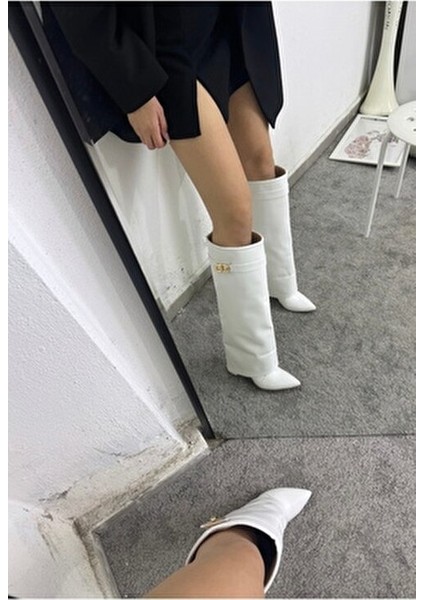 Volante Kadın Beyaz Topuklu Çizme Suni Deri Orta Boy Kalın Topuk ile Günlük Kullanım