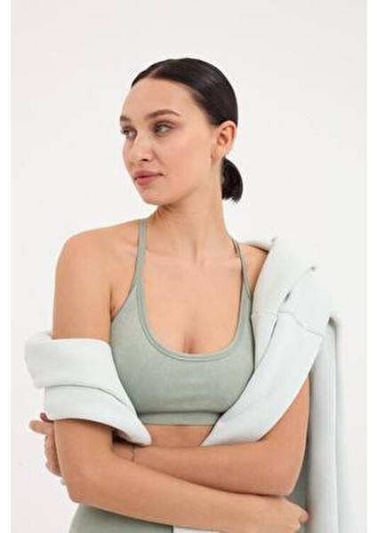 Glowfit Kadın Askılı Spor Sütyeni Dikişsiz ve Nefes Alabilir Tasarım fırsatları