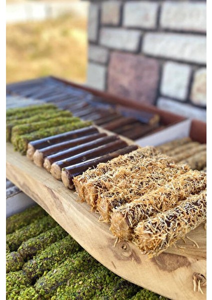 Gümüşhane Karışık Rulo Pestil Fındık Kremalı 500 Gram (Antep Fıstıklı-Kadayıflı-Hindistan Cevizli) fiyatları