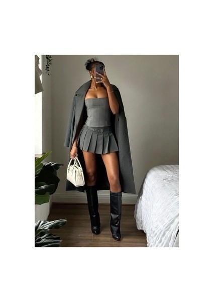 Volante Kadın Siyah Topuklu Çizme Suni Deri Orta Boy Kalın Topuk ile Şık Görünüm