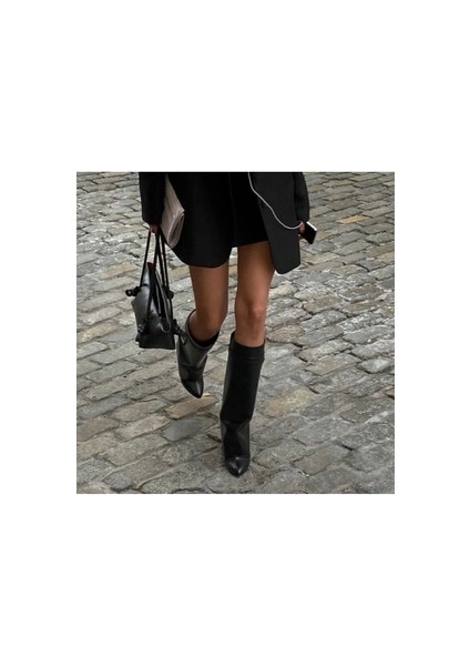 Volante Kadın Siyah Topuklu Çizme Suni Deri Orta Boy Kalın Topuk ile Şık Görünüm