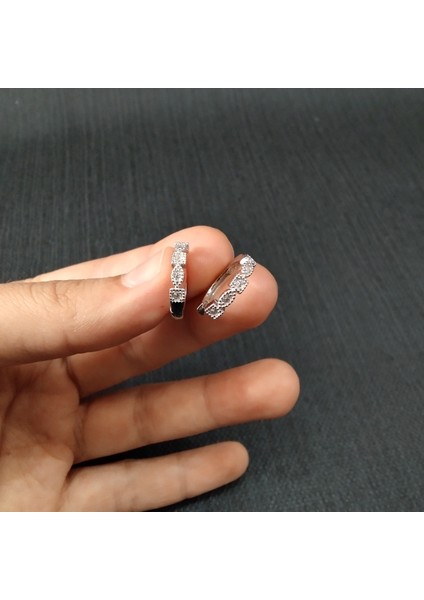 925 Ayar Gümüş Kadın Minimal Tasarım Zirkon Taşlı Küpe fiyatları