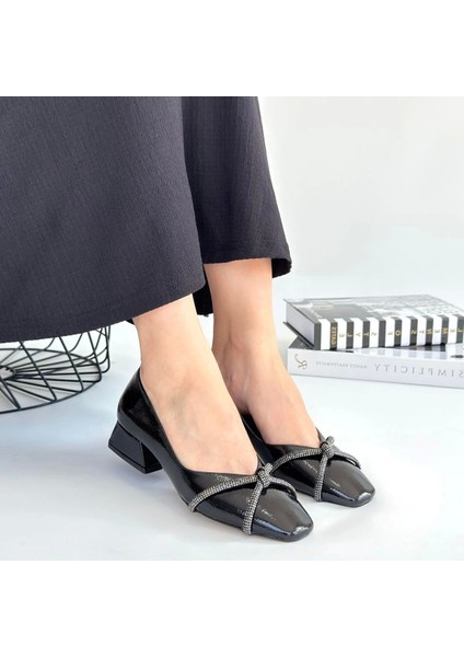 Pety Siyah Rugan Topuklu Ayakkabı fırsatları