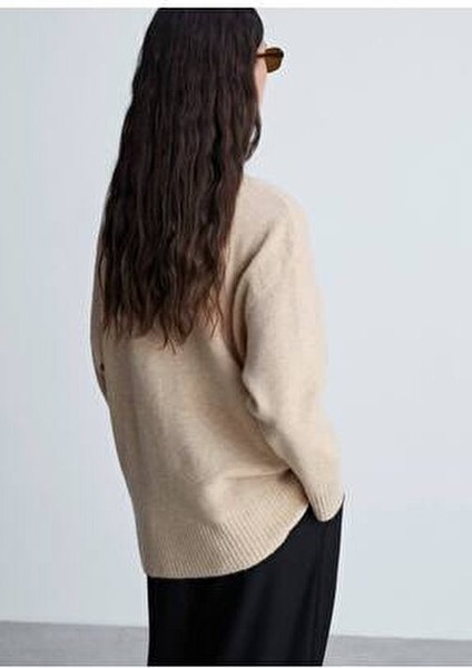 Sivri Yaka Oversize Kazak fırsatları