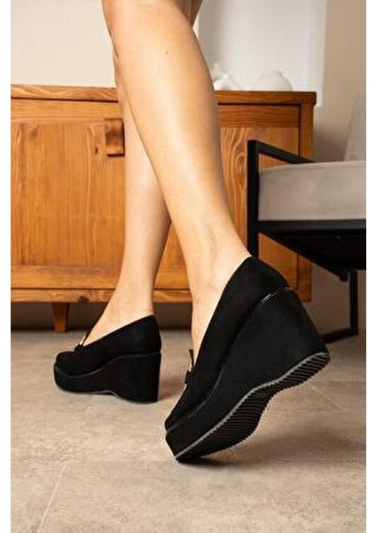 Dolgu Topuklu tokalı Kadın ayakkabı