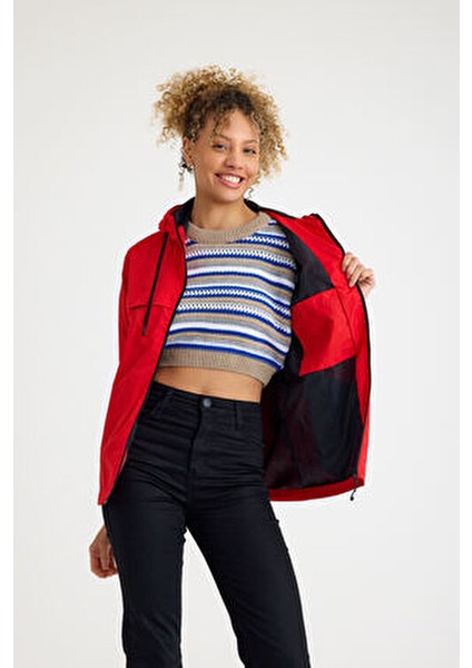 Kadın Içi Astarlı Suya Dayanıklı Kapüşonlu Cepli Yağmurluk modelleri