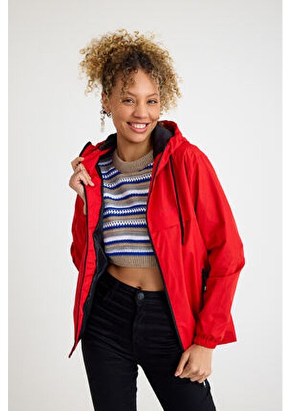 Kadın Içi Astarlı Suya Dayanıklı Kapüşonlu Cepli Yağmurluk