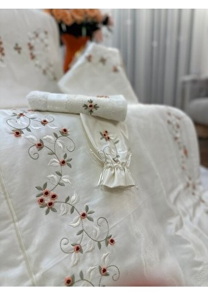 Nişan Bohça Seti El Işi ( Seccade Setimiz 6 Parçadan Oluşmaktadır..)