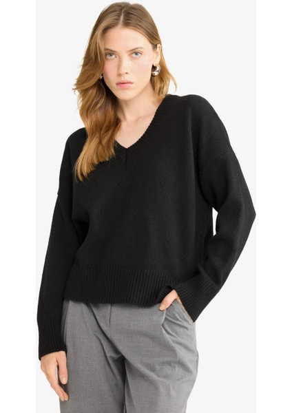 Oversize Geniş Kalıp V Yaka Triko Kazak G2957AX25AU fırsatları