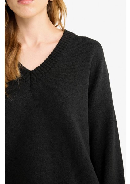 Oversize Geniş Kalıp V Yaka Triko Kazak G2957AX25AU indirimleri